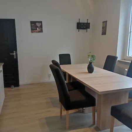 Apartmán Work And Meinezhagen 5 Schlafzimmer 10 Betten, 2 Badezimmer,150 Qm *