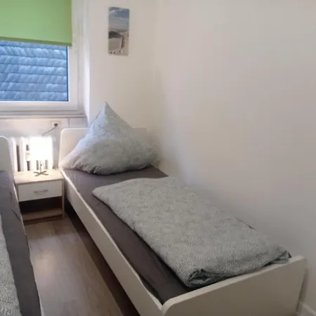 Work And Meinezhagen 5 Schlafzimmer 10 Betten, 2 Badezimmer,150 Qm Apartment