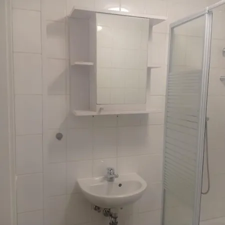 Work And Meinezhagen 5 Schlafzimmer 10 Betten, 2 Badezimmer,150 Qm Apartmán *